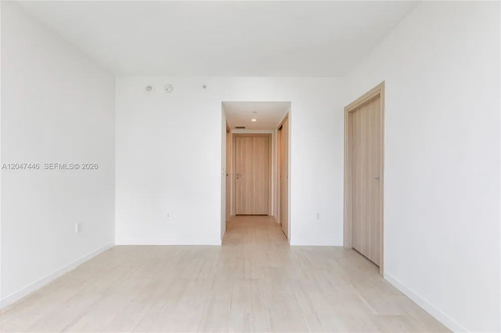 1000 Brickell Plz #4015 Miami, FL 33131