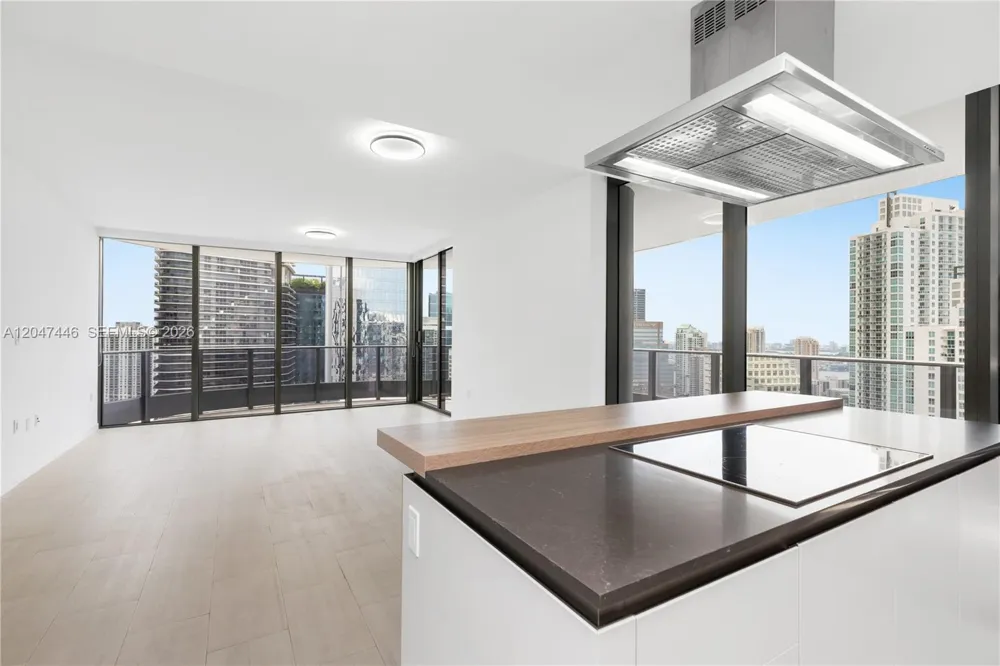 1000 Brickell Plz #4015 Miami, FL 33131