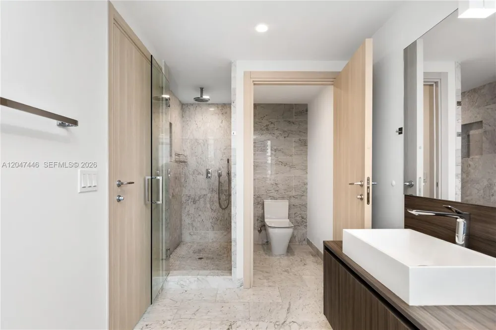 1000 Brickell Plz #4015 Miami, FL 33131