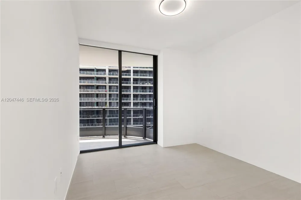 1000 Brickell Plz #4015 Miami, FL 33131