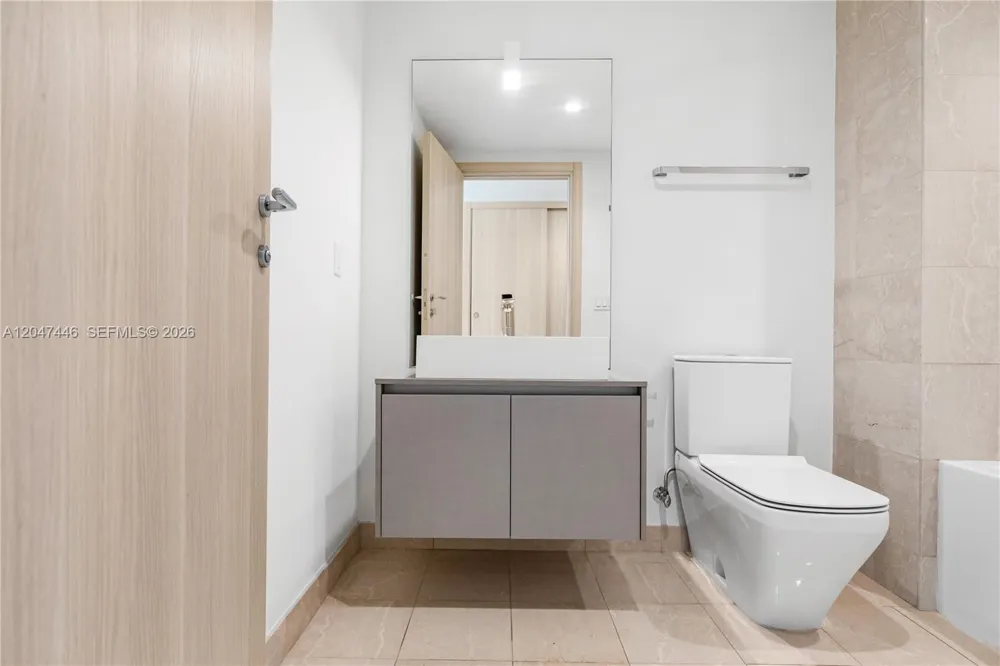 1000 Brickell Plz #4015 Miami, FL 33131
