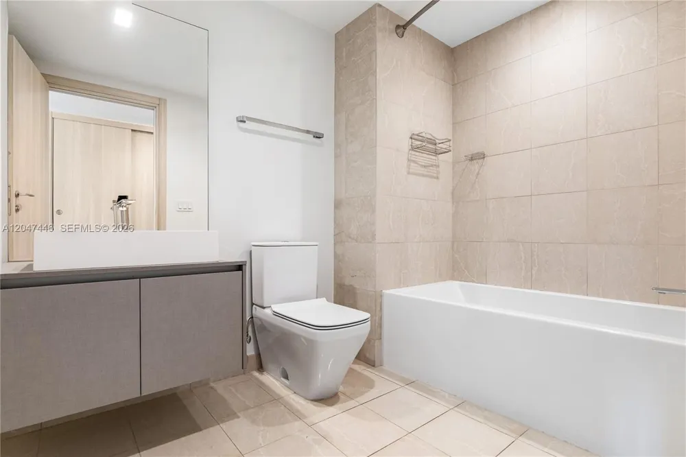 1000 Brickell Plz #4015 Miami, FL 33131