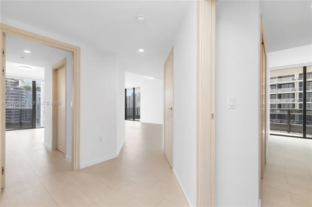 1000 Brickell Plz #4015 Miami, FL 33131
