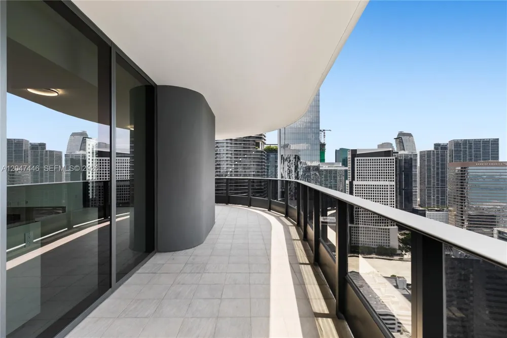 1000 Brickell Plz #4015 Miami, FL 33131