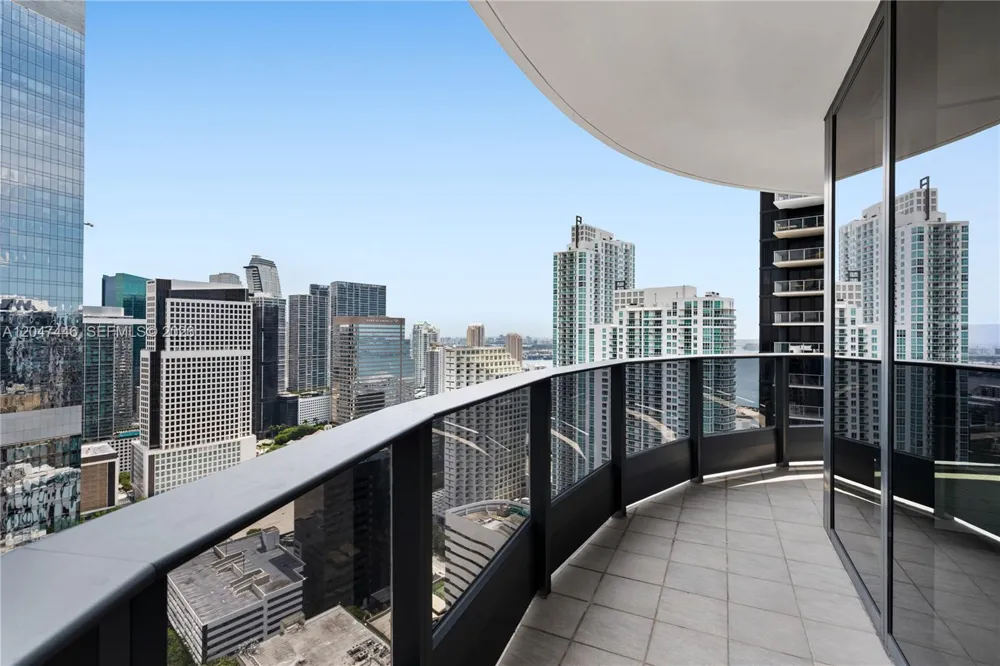 1000 Brickell Plz #4015 Miami, FL 33131