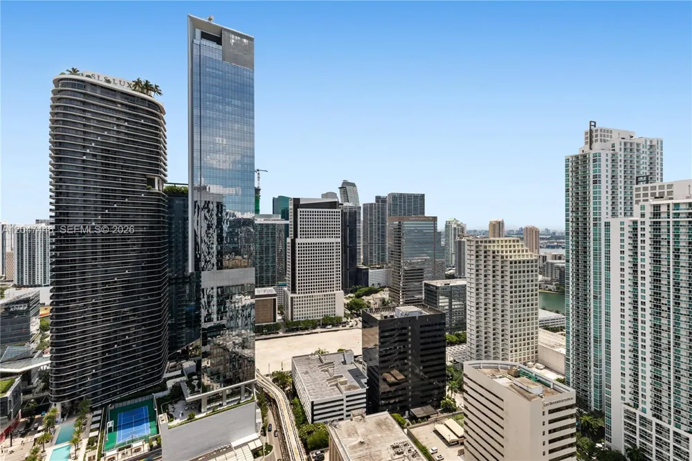 1000 Brickell Plz #4015 Miami, FL 33131
