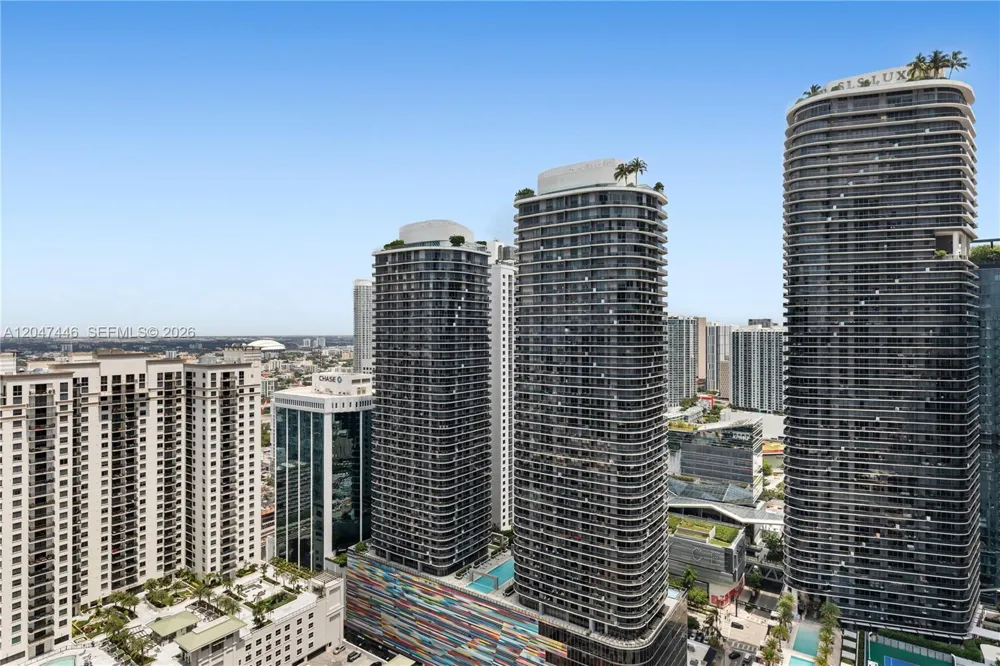 1000 Brickell Plz #4015 Miami, FL 33131