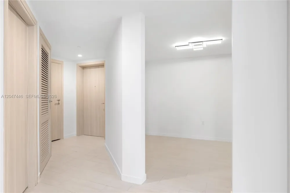 1000 Brickell Plz #4015 Miami, FL 33131