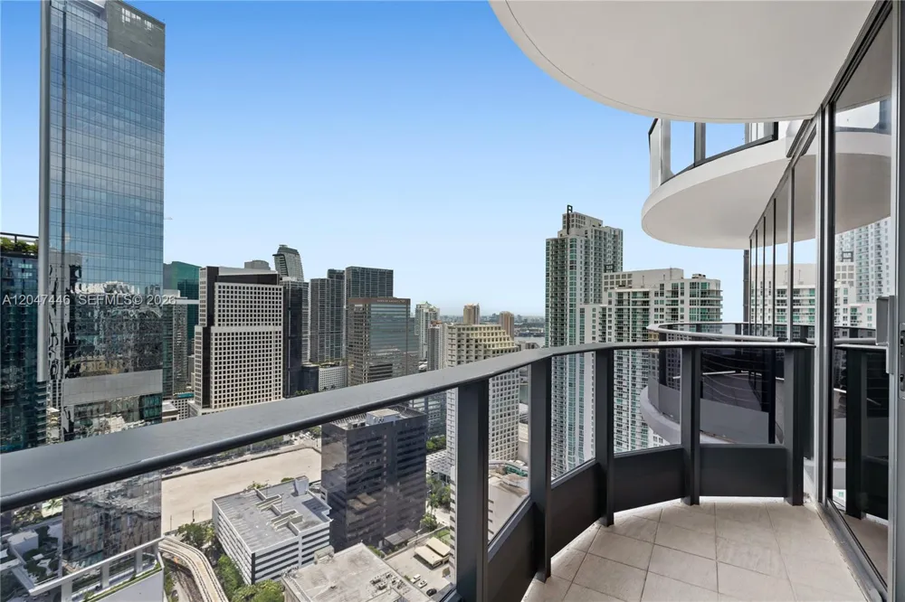 1000 Brickell Plz #4015 Miami, FL 33131