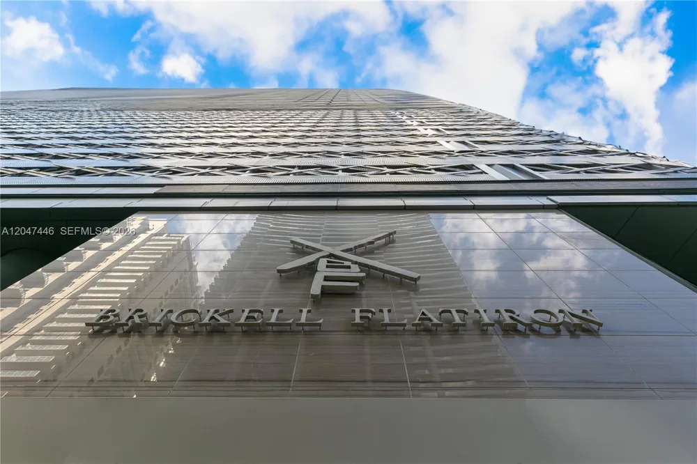 1000 Brickell Plz #4015 Miami, FL 33131
