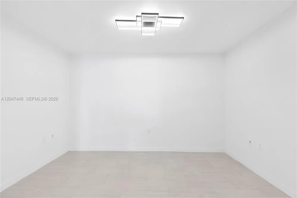 1000 Brickell Plz #4015 Miami, FL 33131