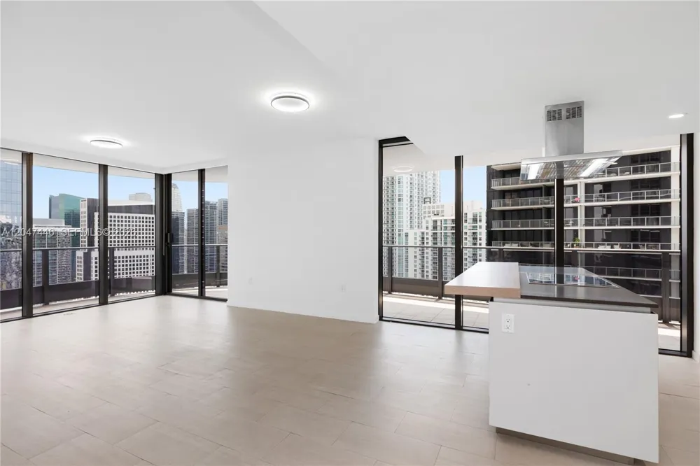 1000 Brickell Plz #4015 Miami, FL 33131