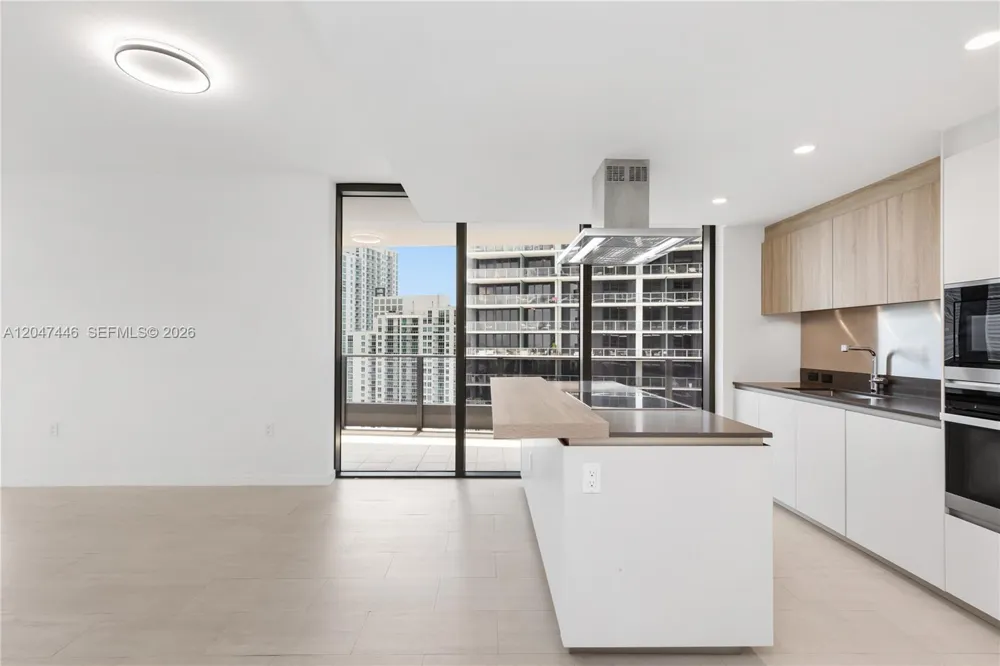 1000 Brickell Plz #4015 Miami, FL 33131