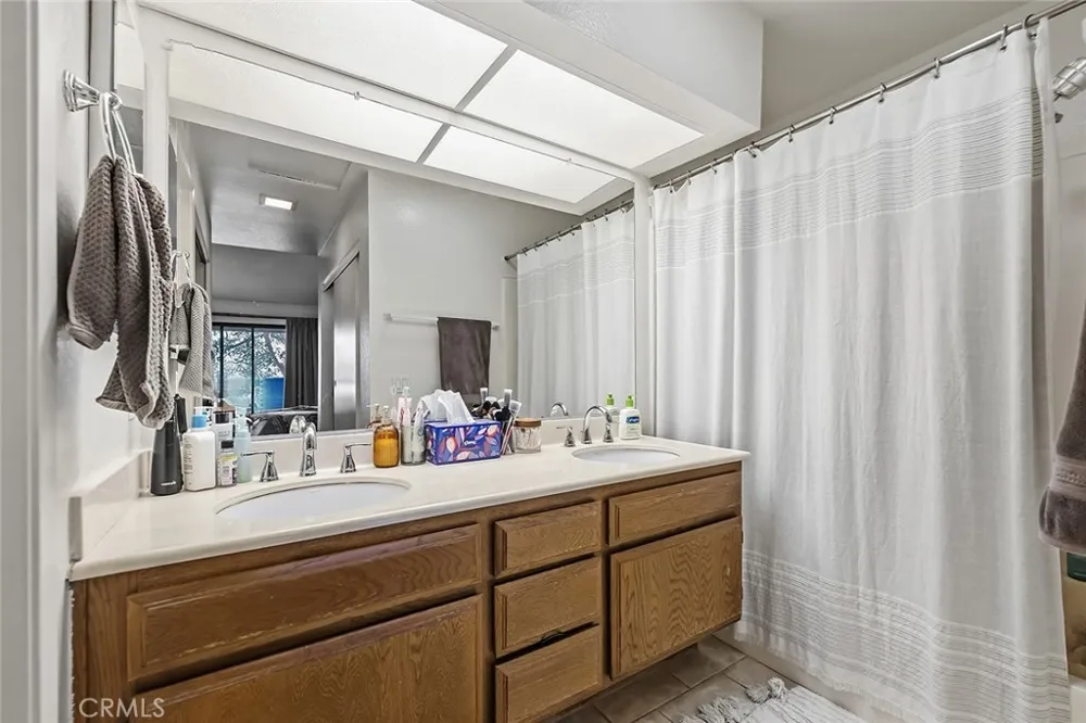 8561 Meadow Brook #205 Garden Grove, CA 92844