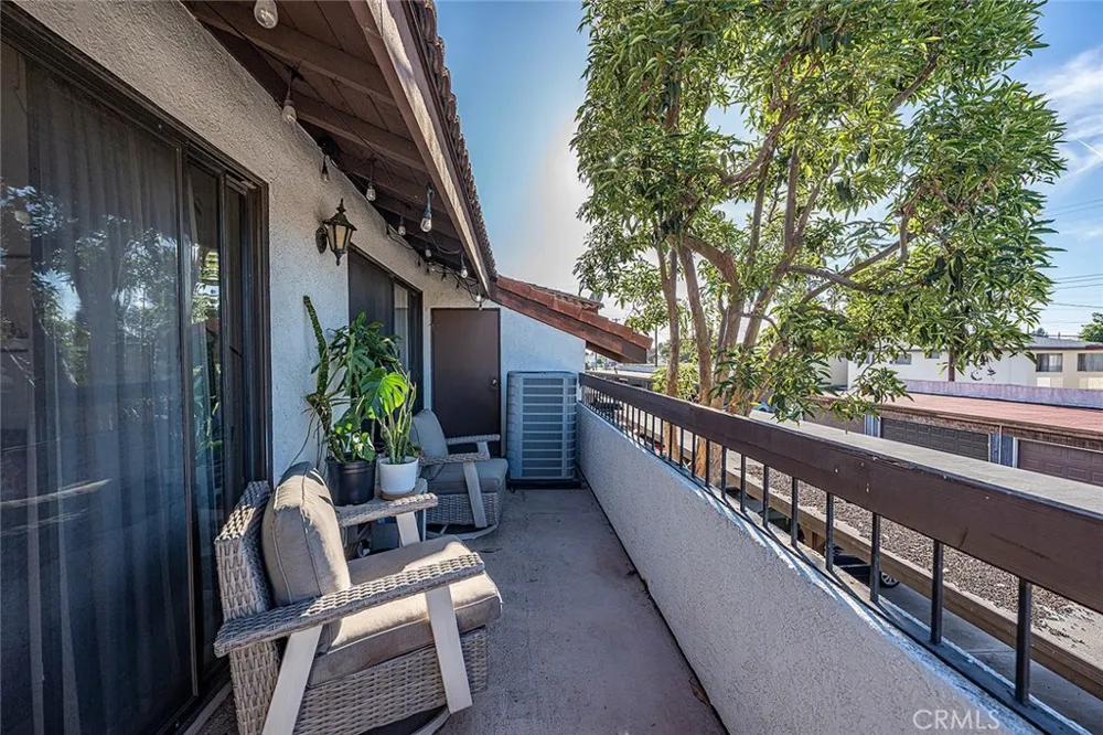 8561 Meadow Brook #205 Garden Grove, CA 92844