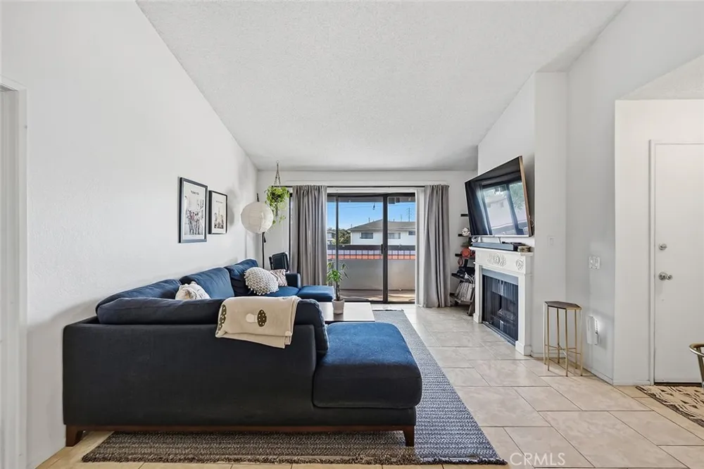 8561 Meadow Brook #205 Garden Grove, CA 92844