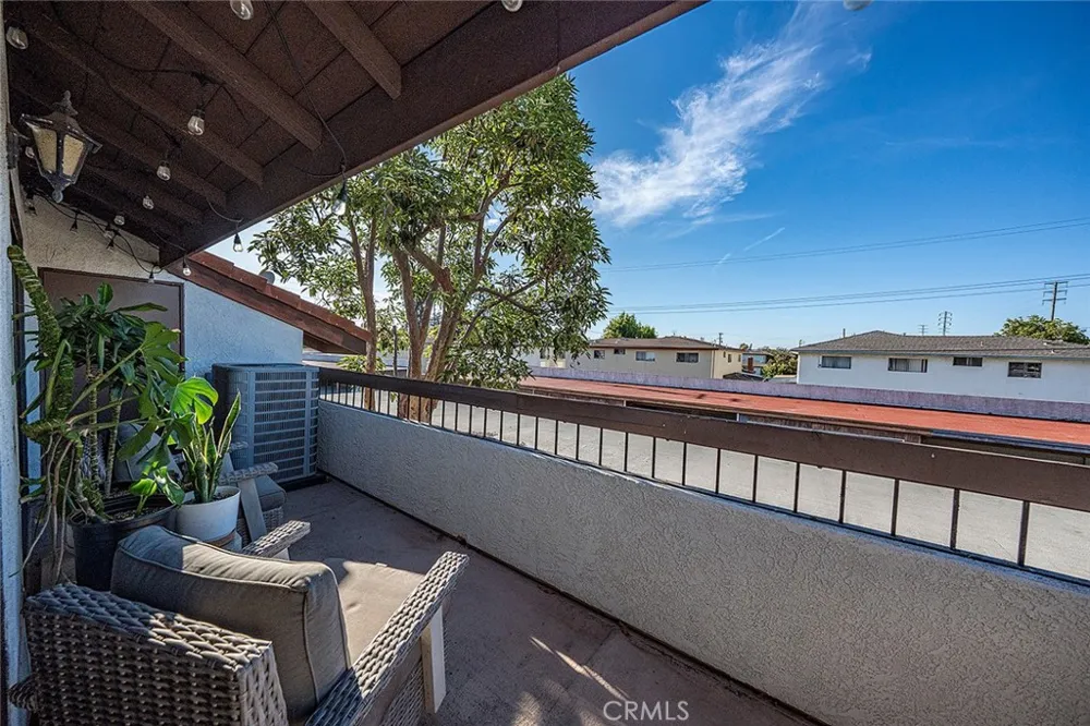 8561 Meadow Brook #205 Garden Grove, CA 92844