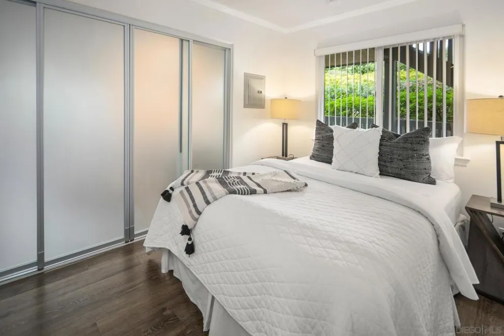 8581 Villa La Jolla Dr La Jolla, CA 92037