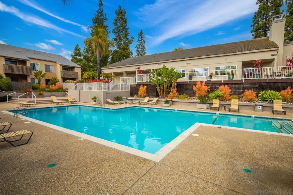8581 Villa La Jolla Dr La Jolla, CA 92037