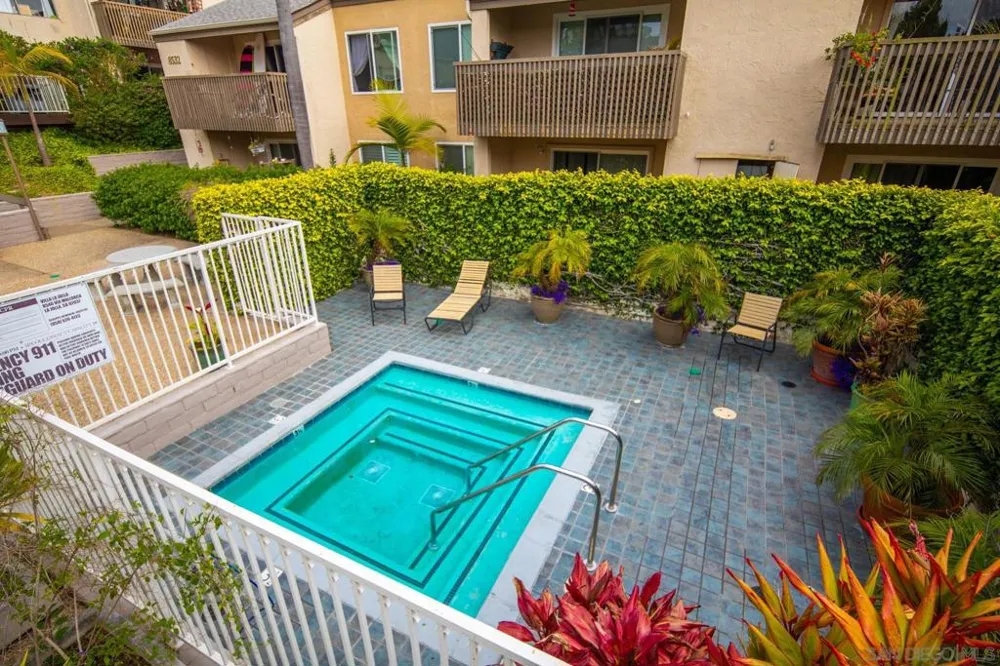 8581 Villa La Jolla Dr La Jolla, CA 92037