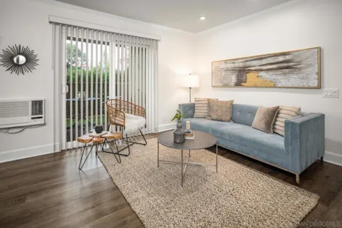 8581 Villa La Jolla Dr
