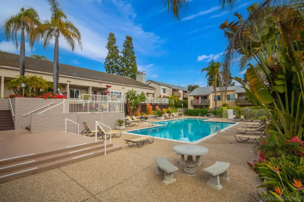 8581 Villa La Jolla Dr La Jolla, CA 92037