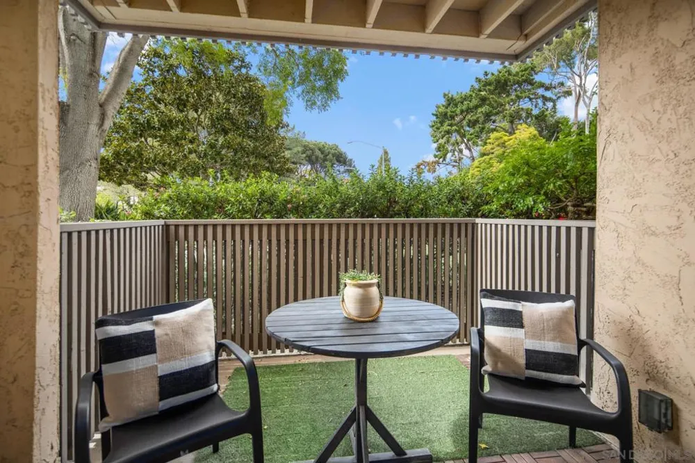 8581 Villa La Jolla Dr La Jolla, CA 92037