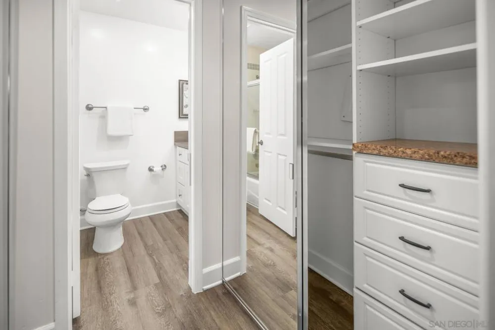 8581 Villa La Jolla Dr La Jolla, CA 92037