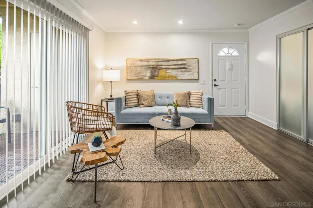 8581 Villa La Jolla Dr La Jolla, CA 92037