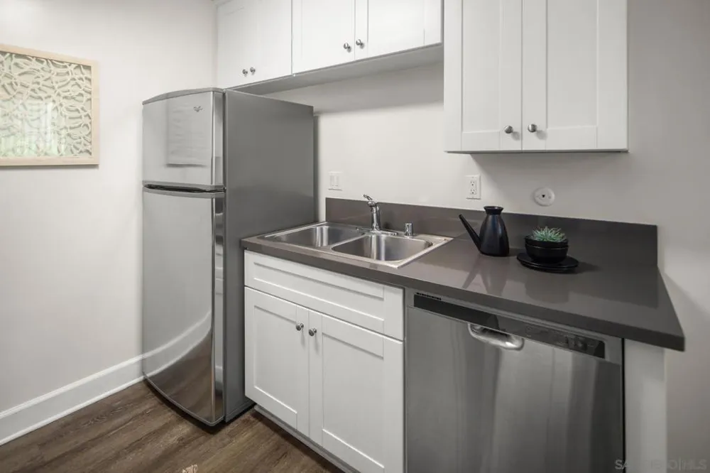 8581 Villa La Jolla Dr La Jolla, CA 92037