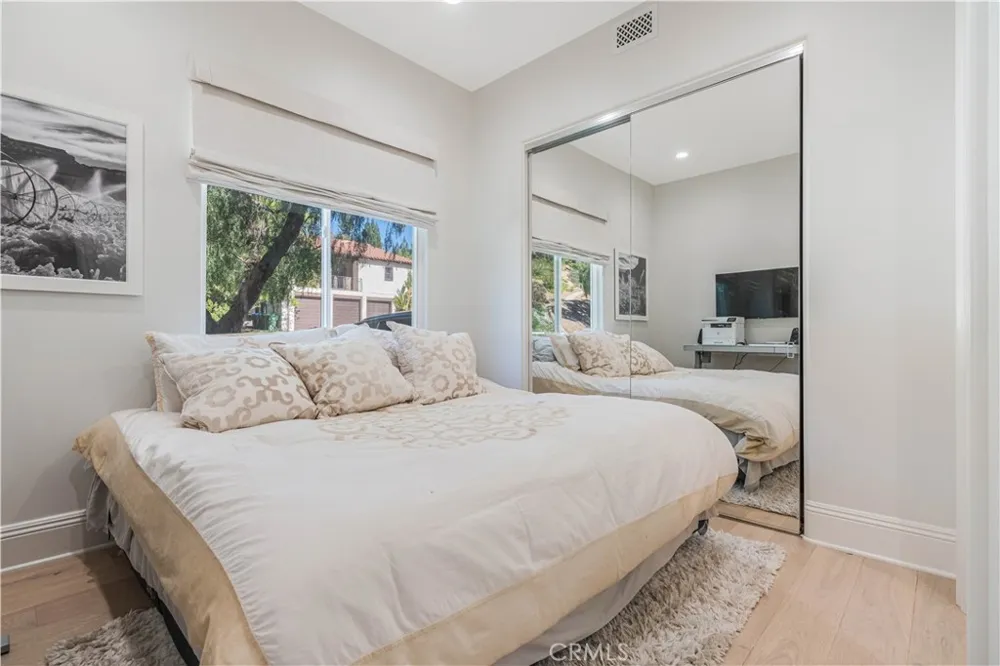 11 Baymare Bell Canyon, CA 91307
