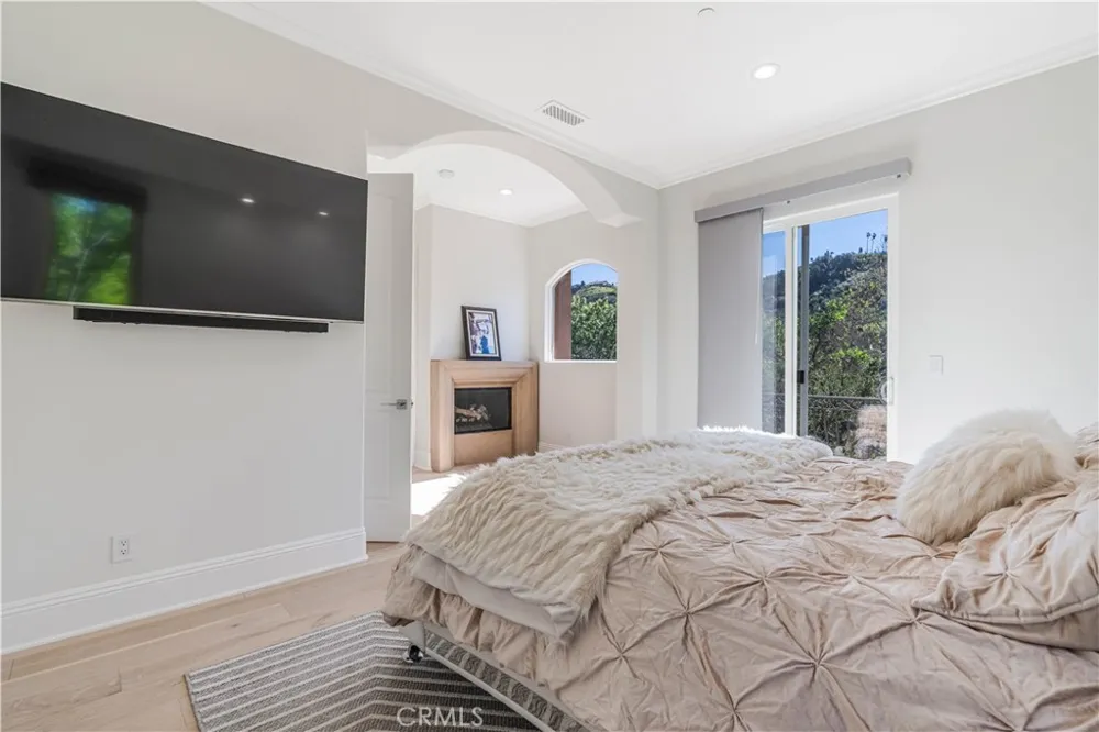 11 Baymare Bell Canyon, CA 91307