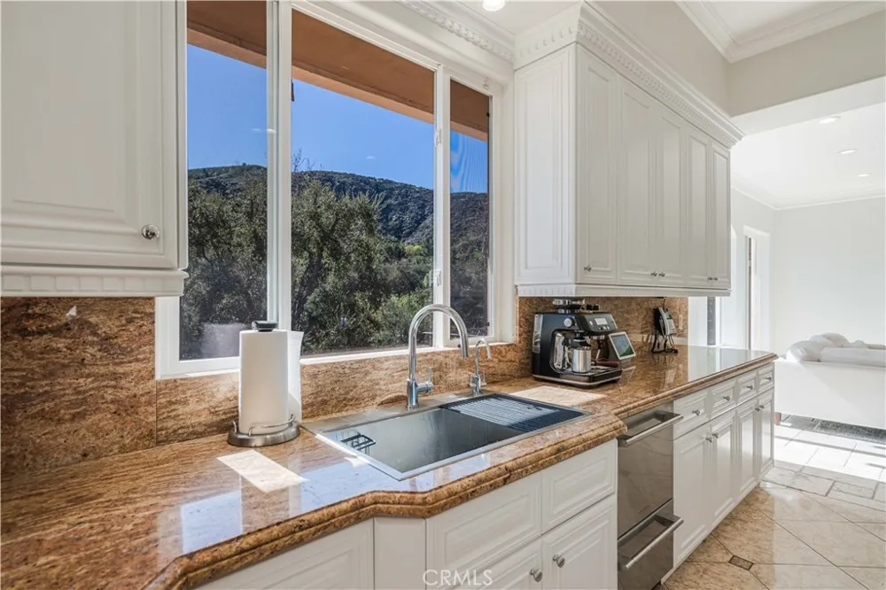 11 Baymare Bell Canyon, CA 91307