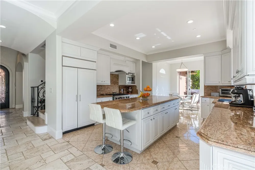 11 Baymare Bell Canyon, CA 91307