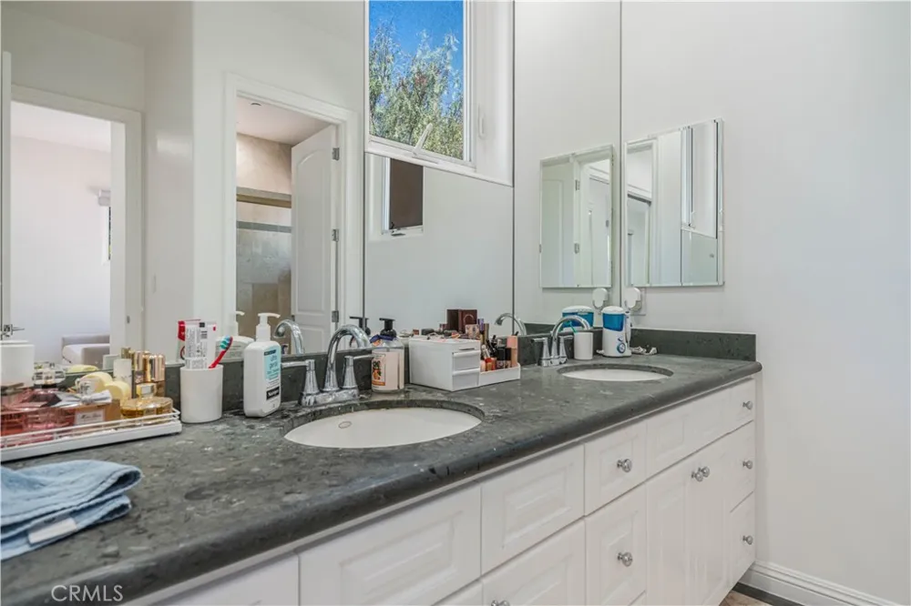 11 Baymare Bell Canyon, CA 91307
