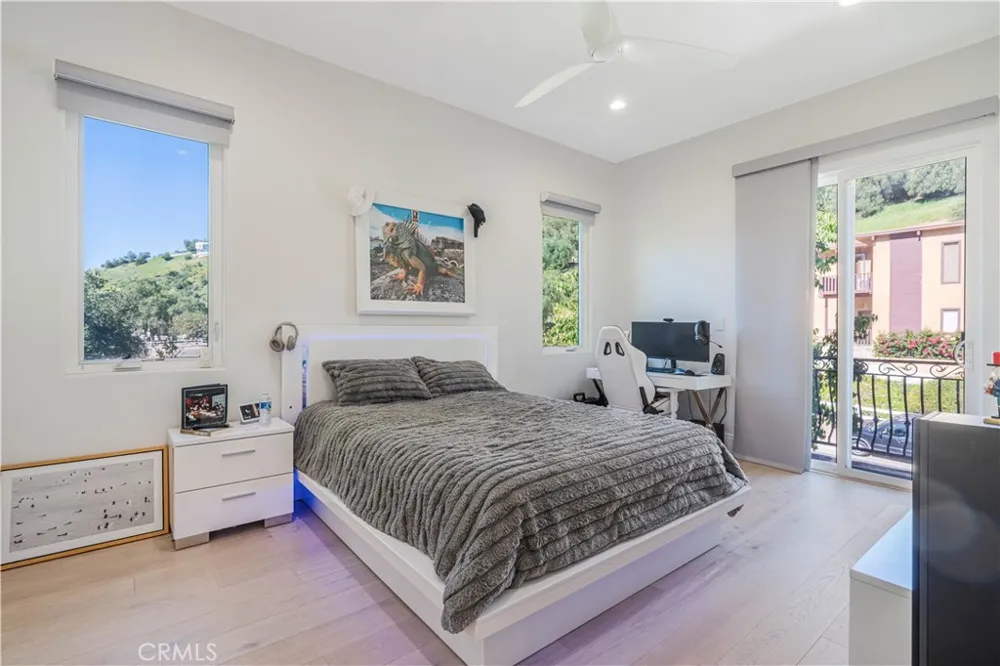 11 Baymare Bell Canyon, CA 91307