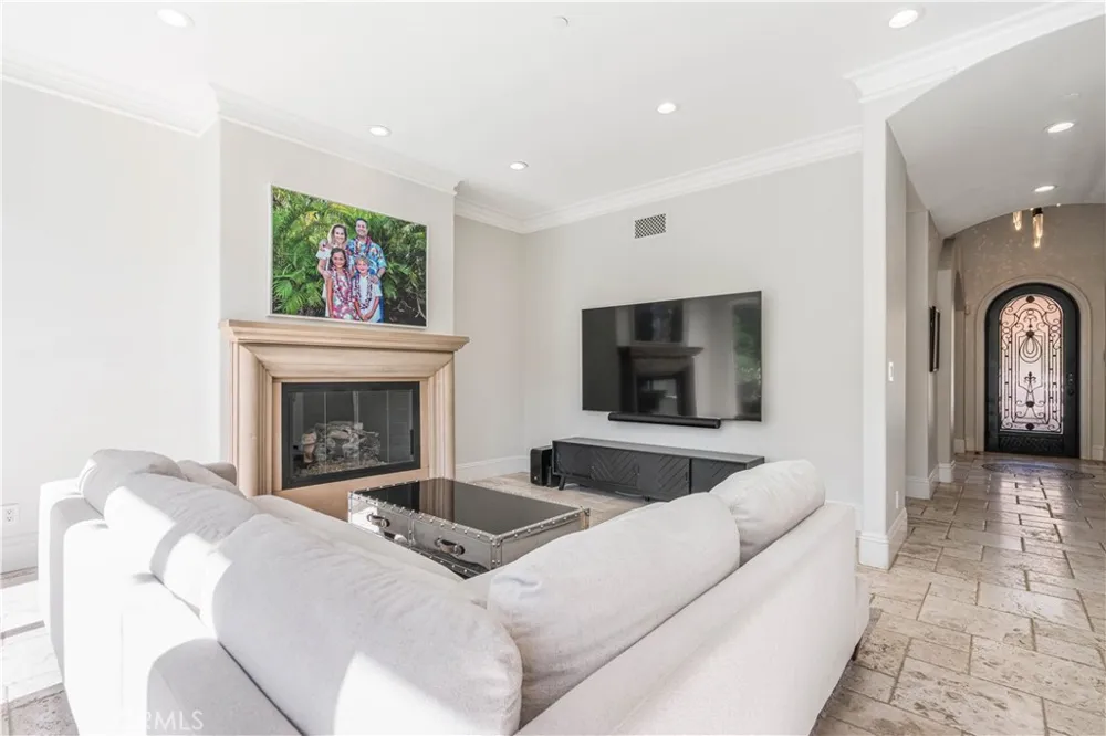 11 Baymare Bell Canyon, CA 91307