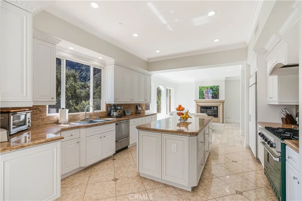 11 Baymare Bell Canyon, CA 91307