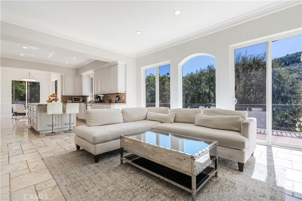 11 Baymare Bell Canyon, CA 91307