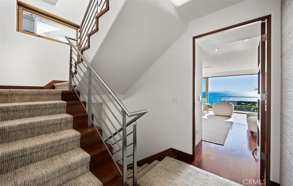 2615 Victoria Laguna Beach, CA 92651