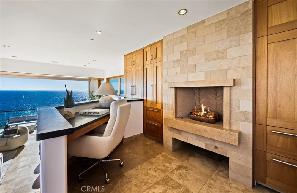 2615 Victoria Laguna Beach, CA 92651