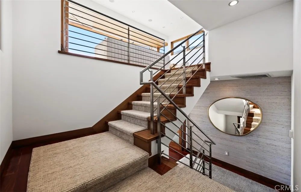 2615 Victoria Laguna Beach, CA 92651