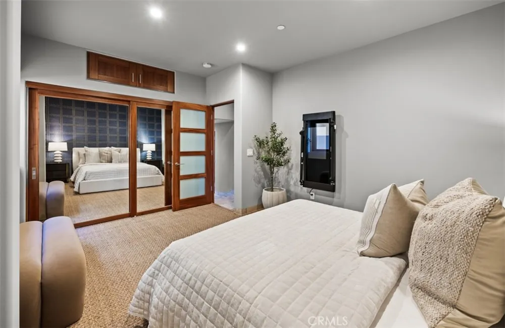 2615 Victoria Laguna Beach, CA 92651