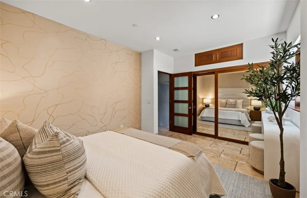 2615 Victoria Laguna Beach, CA 92651