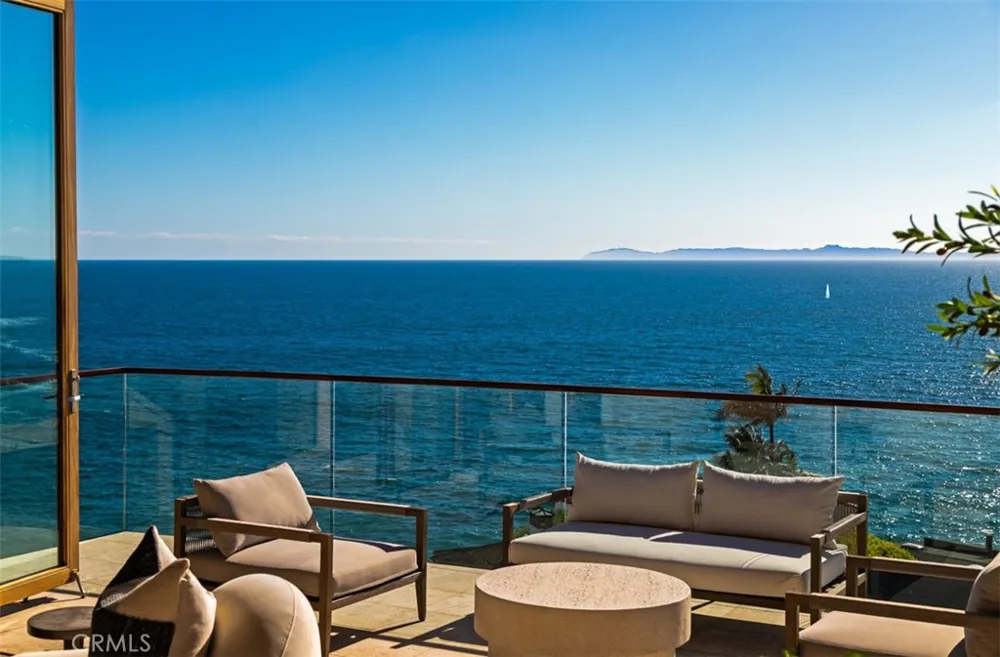 2615 Victoria Laguna Beach, CA 92651