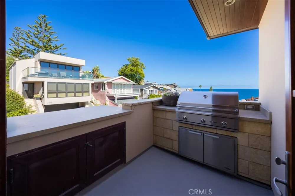2615 Victoria Laguna Beach, CA 92651
