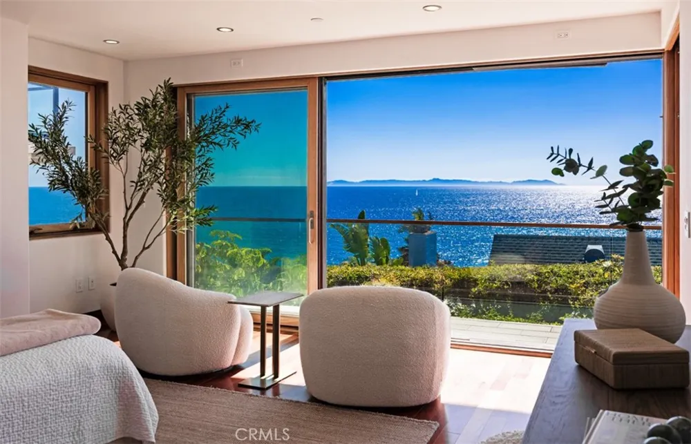 2615 Victoria Laguna Beach, CA 92651