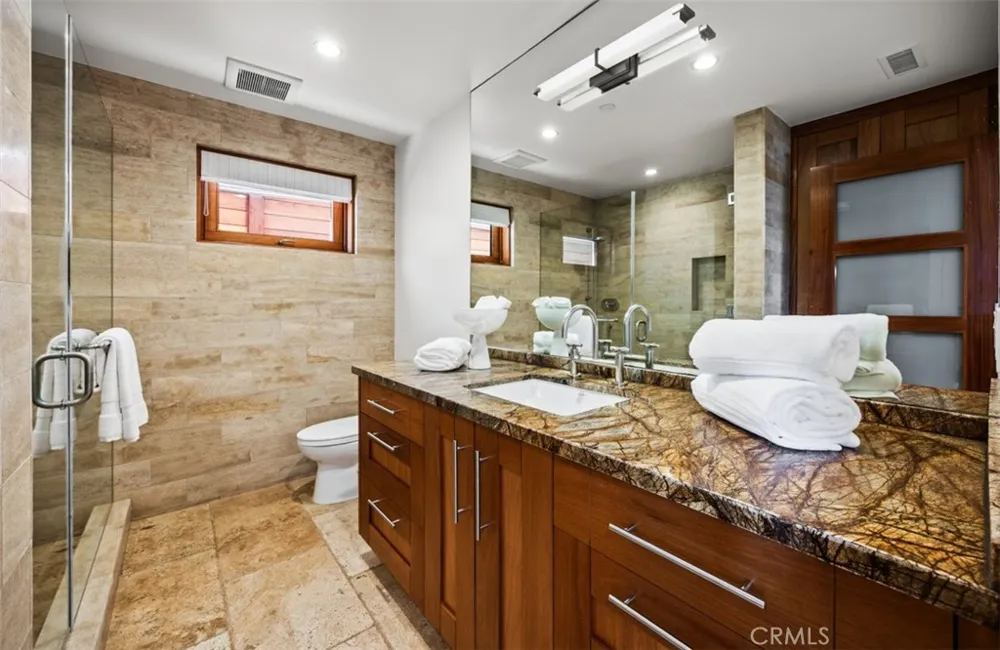 2615 Victoria Laguna Beach, CA 92651
