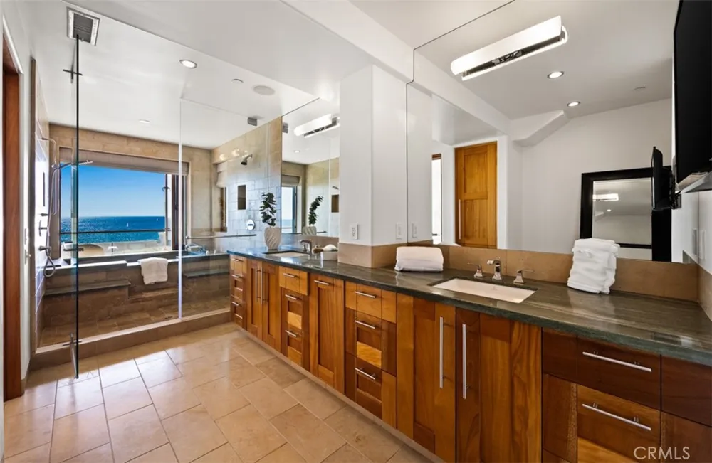 2615 Victoria Laguna Beach, CA 92651