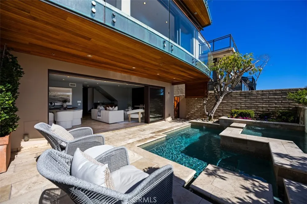 2615 Victoria Laguna Beach, CA 92651